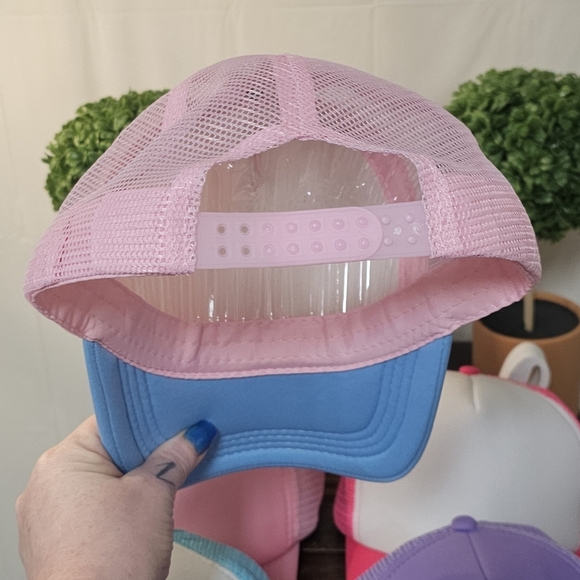 BUNDLE OF FIVE NEW COMPLETELY CUSTOMIZABLE SNAP BACK TRUCKER HATS - Picture 9 of 16